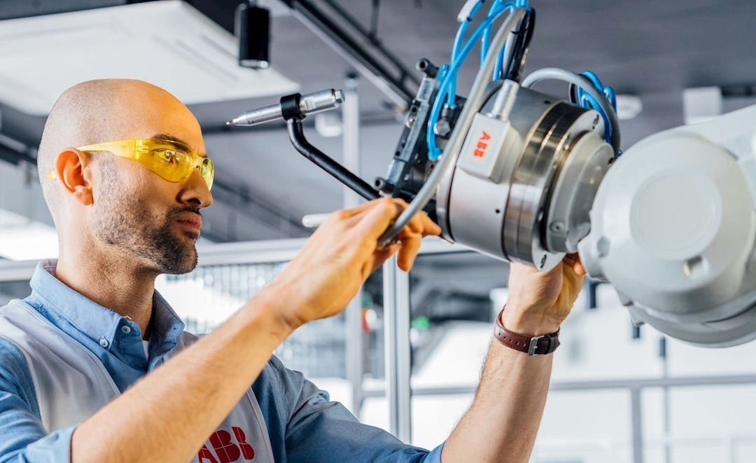 ABB发布2021年第四季度及全年业绩